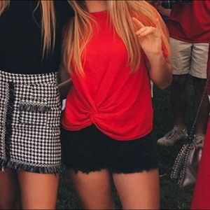 red/orange tied t shirt